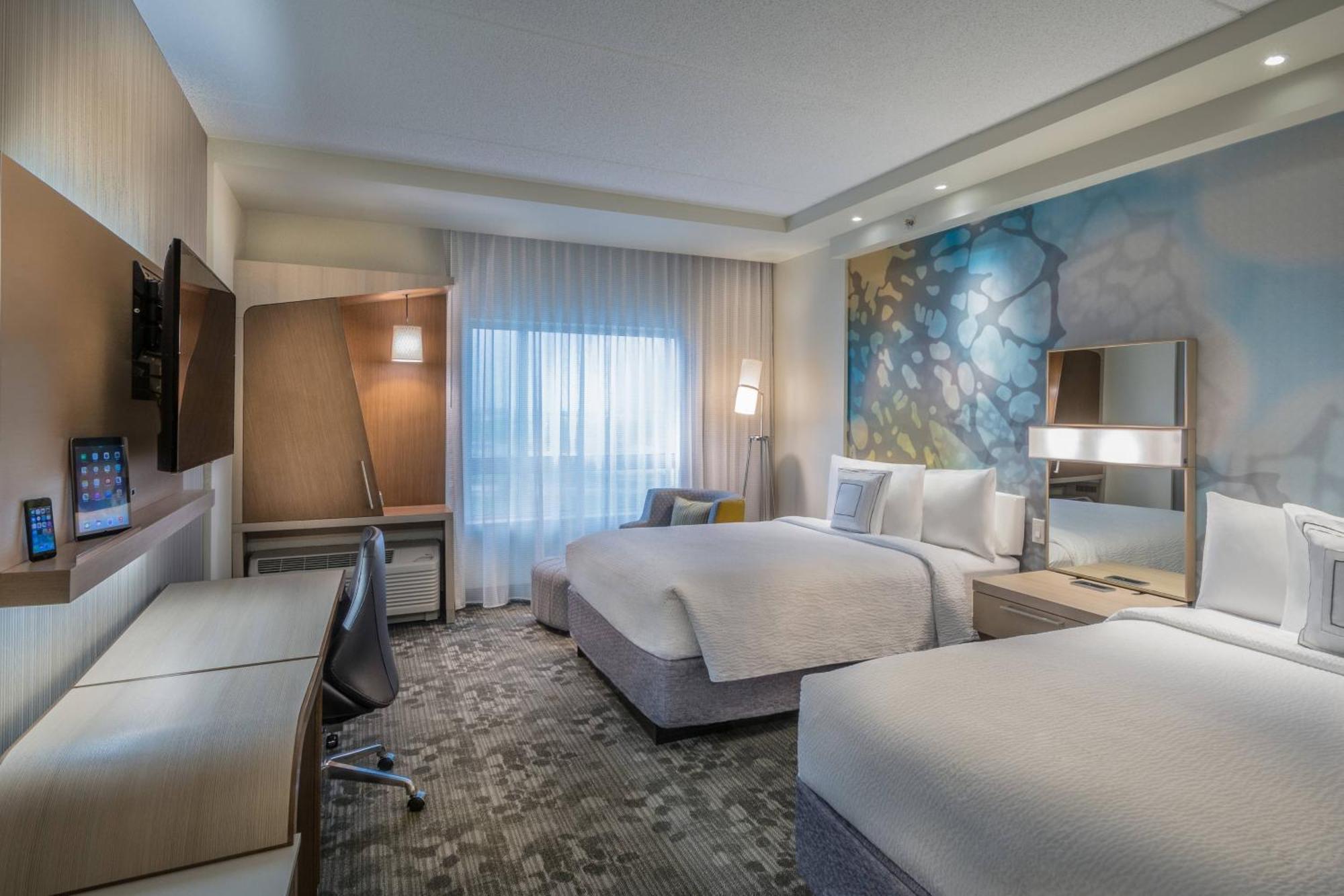 Courtyard By Marriott Winnipeg Airport Exterior photo