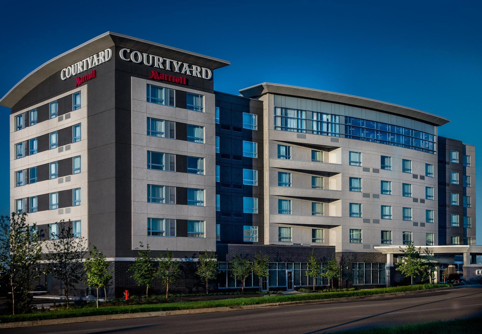 Courtyard By Marriott Winnipeg Airport Exterior photo